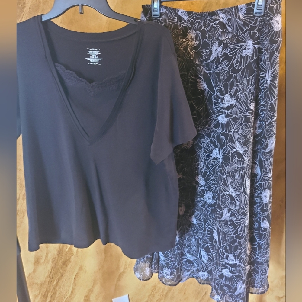 Lane Bryant black & white skirt size 14/16 & black top/blouse size 18/20
